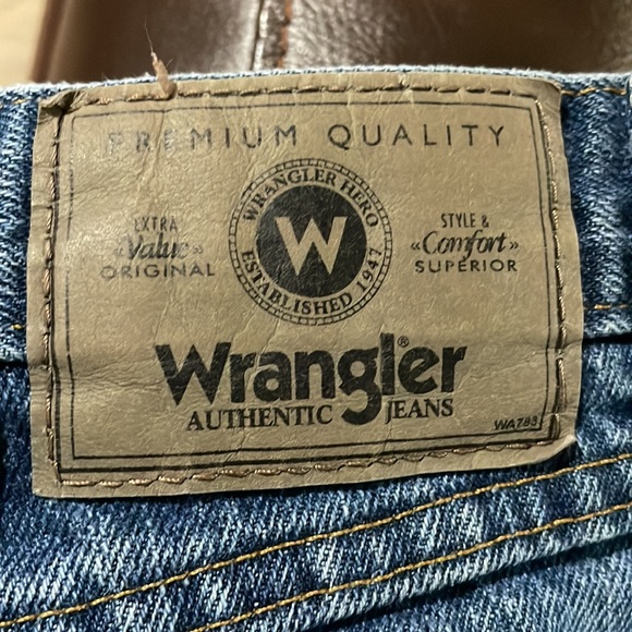 Mens Wrangler Premium Quality Relaxed Fit 36x32 - Picture 3 of 4